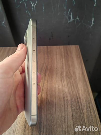 iPhone 15 Pro, 256 ГБ