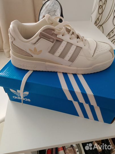 Кроссовки женские adidas