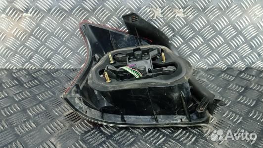 Фонарь задний правый toyota avensis T25 (XDN13MY01)