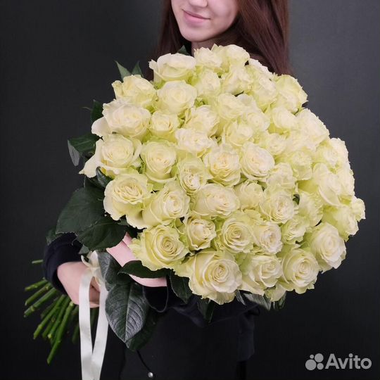 51 белая роза Мондиаль MB111