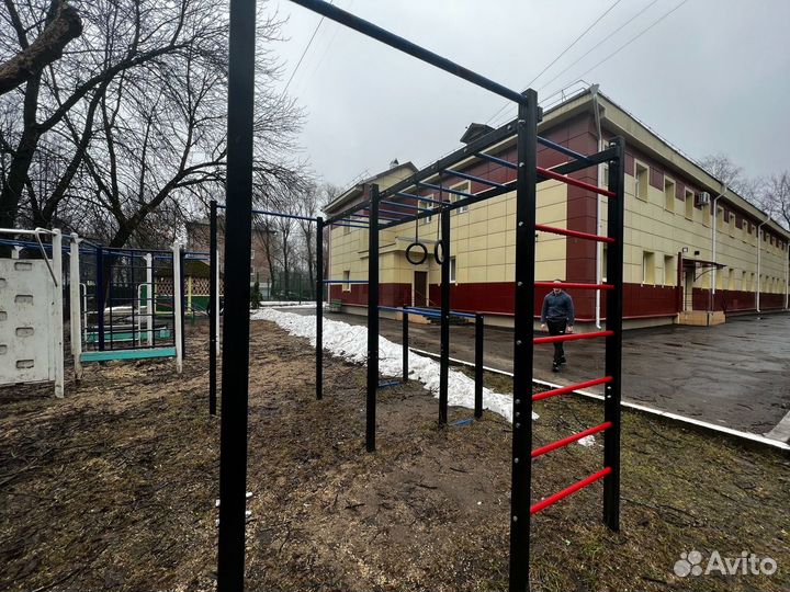 Мощный спортивный комплекс для тренировок на улице