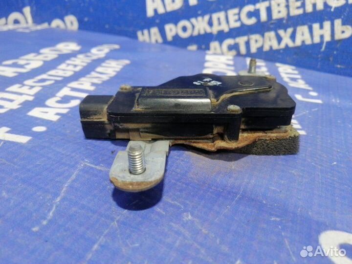 Активатор замка багажника Kia Rio 2 хэтчбек 2010