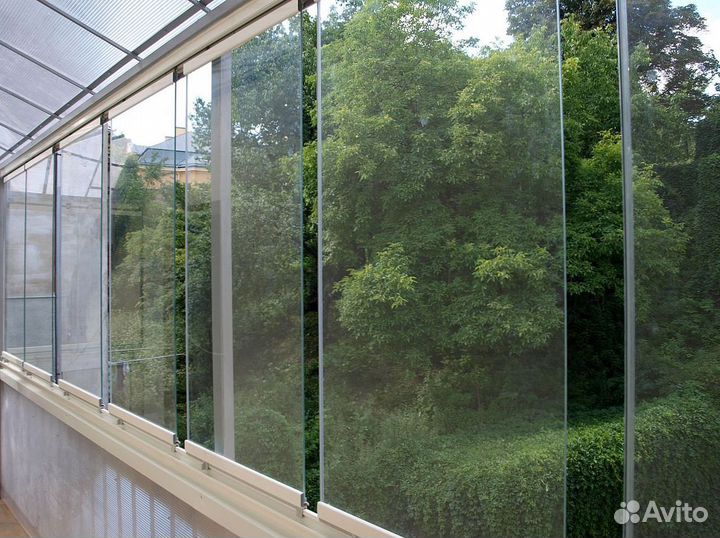 Безрамное раздвижное остекление