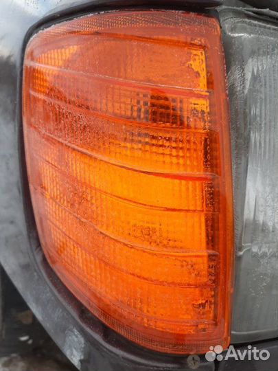 Повторитель поворота передний правый Mercedes-Benz