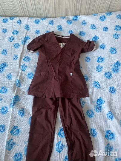 Медицинский костюм женский (размер40-42)