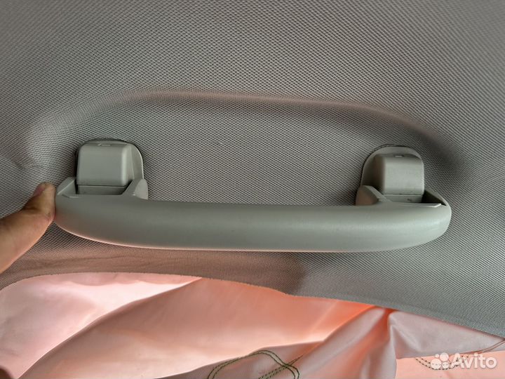 Infiniti QX70 Ручки потолка