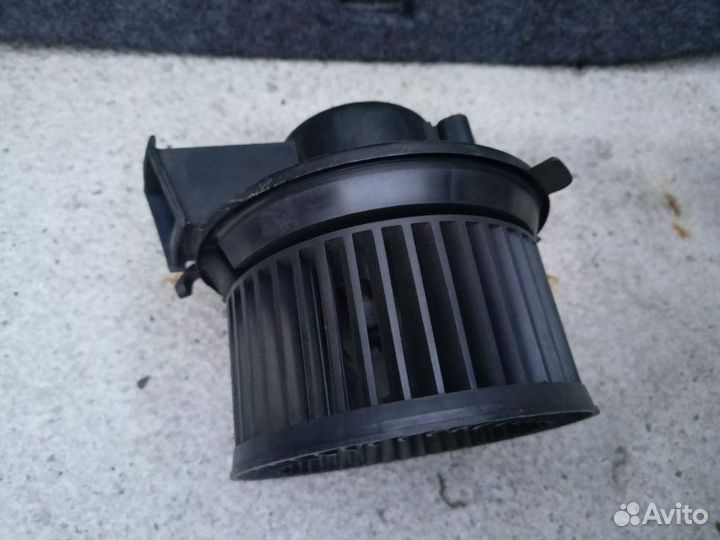 Моторчик печки Peugeot 206 206 1.4 KFX