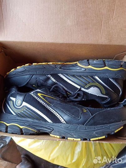 Кроссовки мужские 44 размер бу