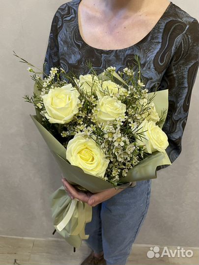 Розы букет живые цветы подарок