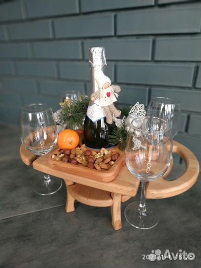 Винный столик 4 бокала
