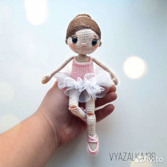 Вязанная кукла балерина