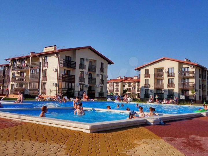 2-к. квартира, 56 м², 1/3 эт.