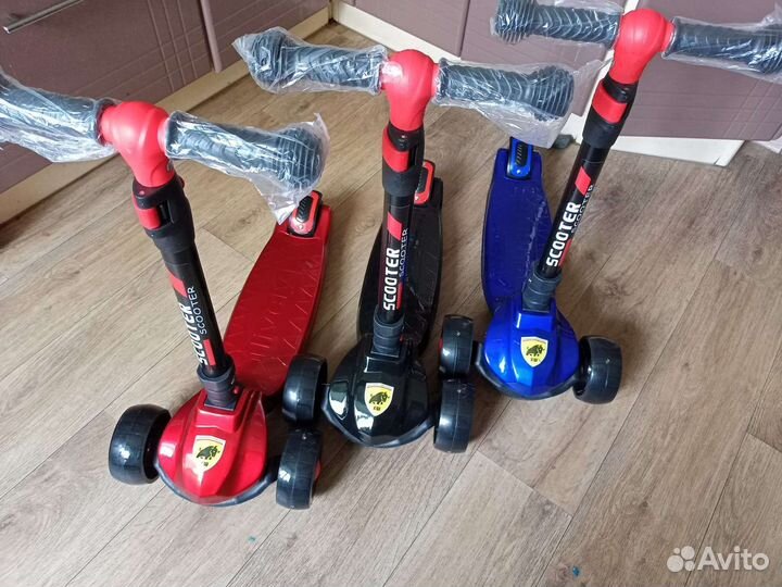 Самокат новый детский трехколесный складной