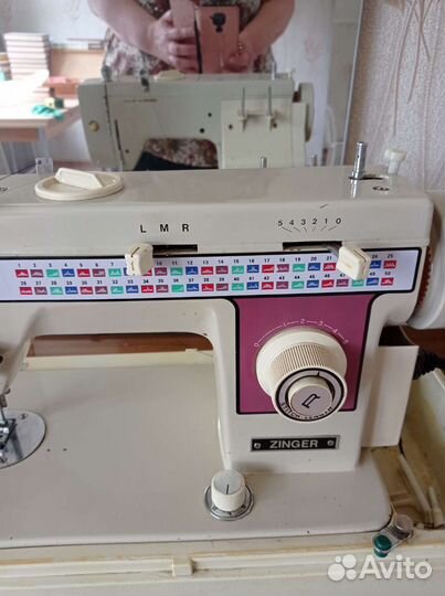 Швейная машина zinger