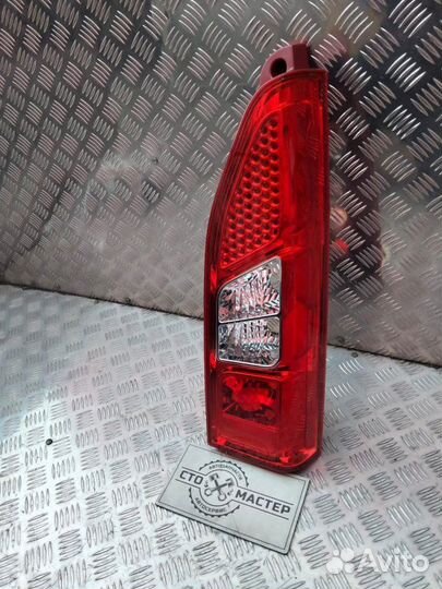 Фонарь задний правый Peugeot Partner 1.6