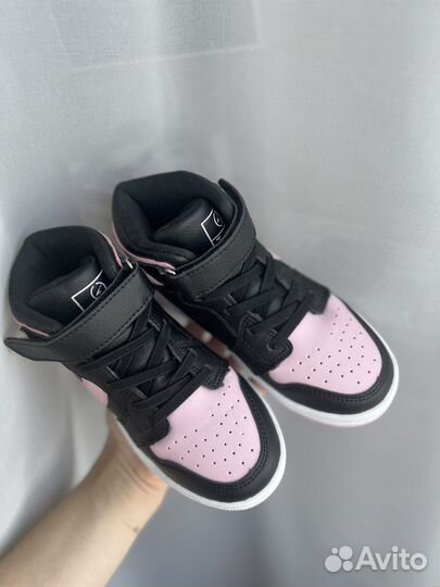 Кроссовки для девочки 30 размер