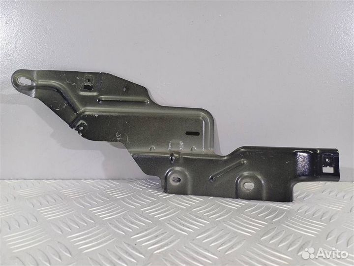 Кронштейн Volkswagen Scirocco 1K8867192A