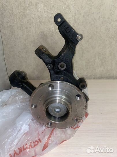 Поворотный кулак задний