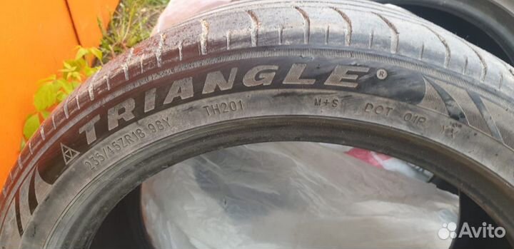 Triangle TH201 235/45 R18 25B