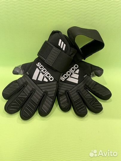 Вратарские перчатки adidas