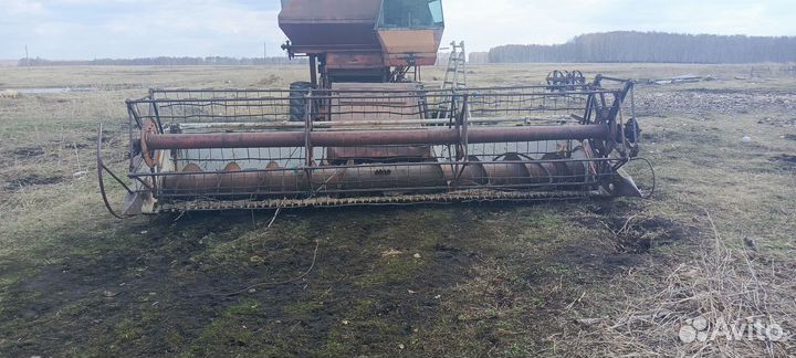 Жатка на комбайн нива