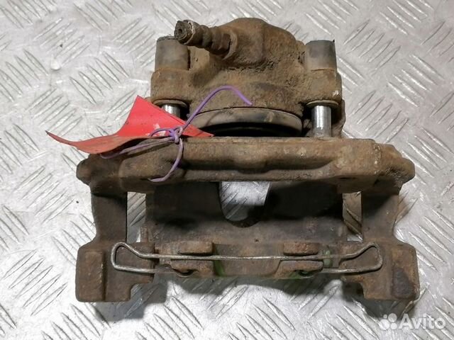 Суппорт передний левый Clk 208