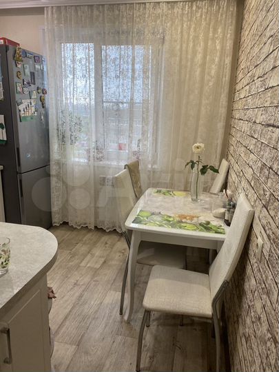 2-к. квартира, 55 м², 10/10 эт.