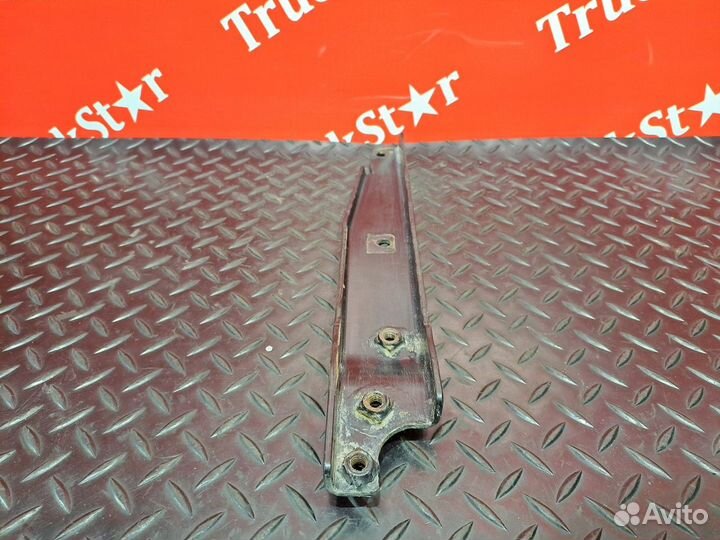 Кронштейн теплового экрана глушителя