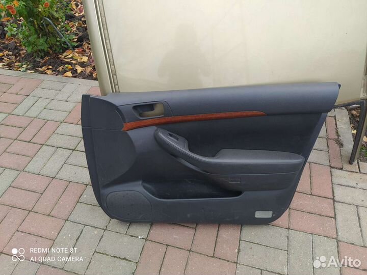 Toyota avensis обшивка двери передняя правая