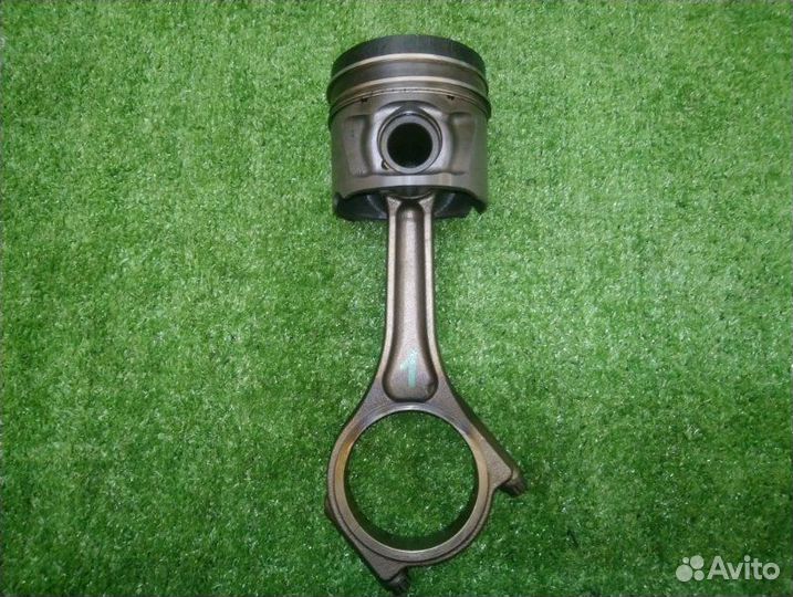 Шатун с поршнем Land Rover Discovery 3 L319 276DT