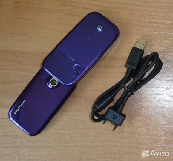 Наушники и телефон Sony Ericsson z750i