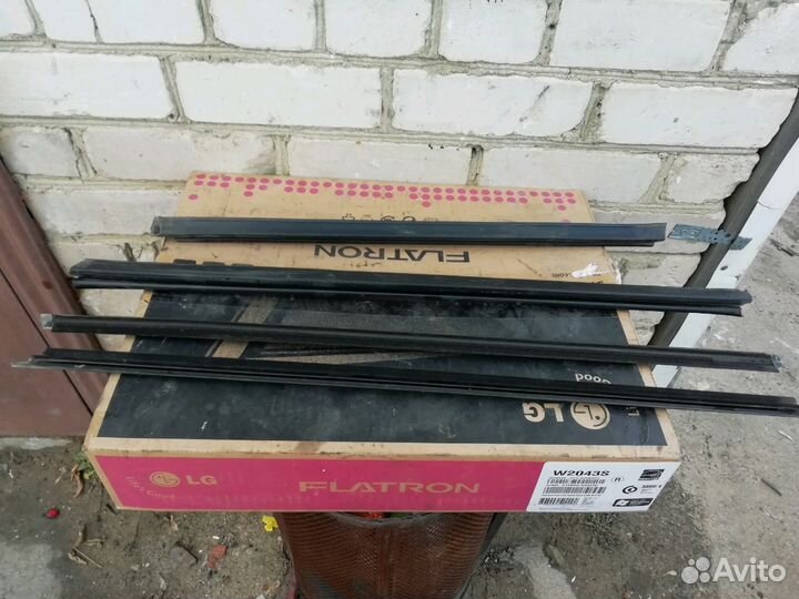 Бархотка бокового стекла Рено Меган1