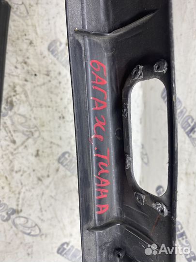 Накладка замка багажника nissan teana