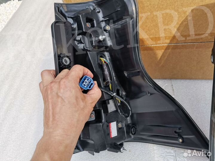 Задние фонари Toyota Land Cruiser Prado 150 Дым.кр