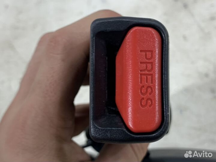 Ответная часть ремня безопасности KIA K5 DL3