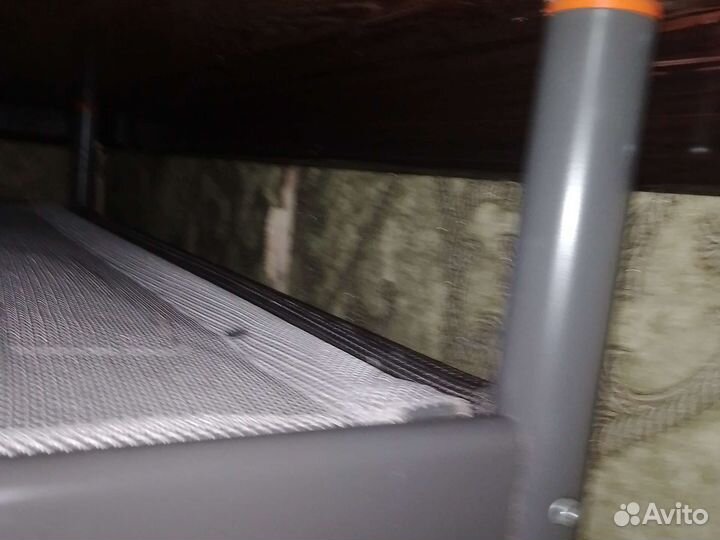 Двухэтажная кровать