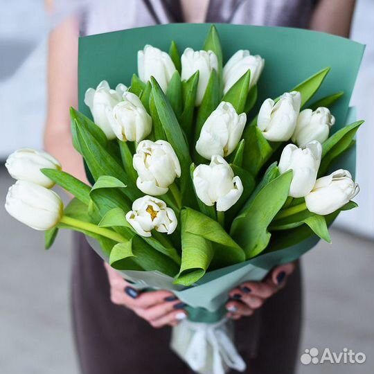Букет 17 белых тюльпанов, цветы доставка