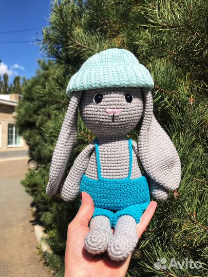 Мягкая игрушка вязаный зайчик амигуруми