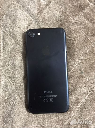 Телефон iPhone 7