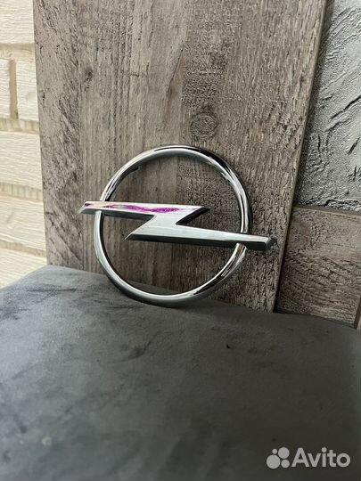 Эмблема на решотку радиатора опель астра h