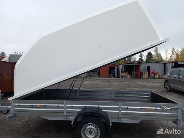 Прицеп с пластиковой крышкой новый