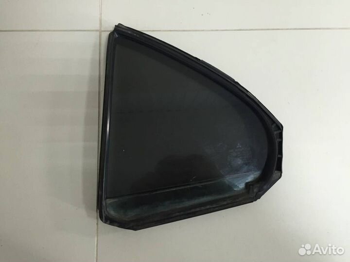 Стекло двери задней левой форточка Mitsubishi Lanc