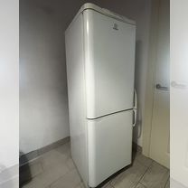 Холодильник Indesit C132G.016 бу