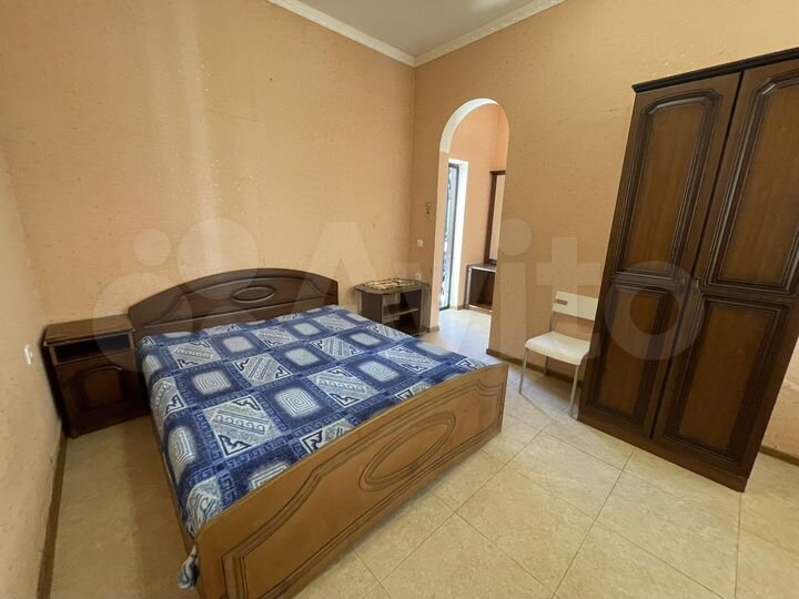 Комната 30 м² в 1-к., 1/2 эт.