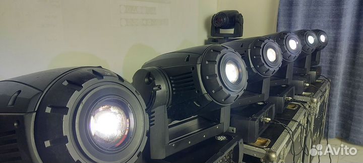 Световая голова Martin Mac 550