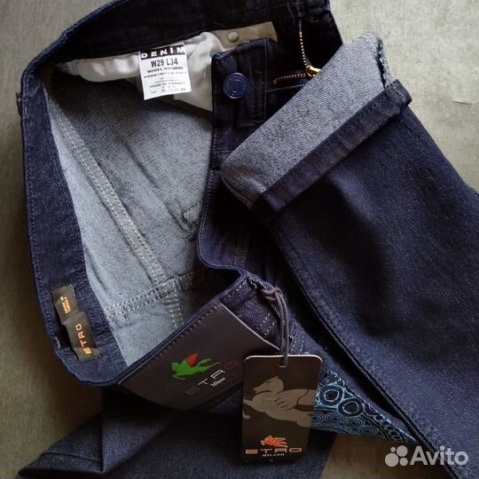 Джинсы Etro футболка Levi's