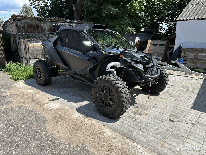BRP Can-Am Maverick R X RS