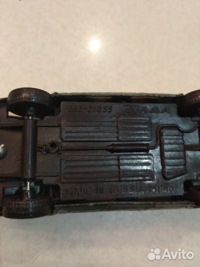 Коллекционная модель 1/43 ваз 21099 на запчасти