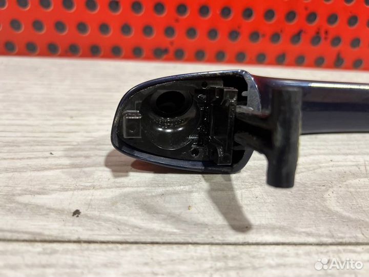 Ручка наружная передняя правая Porsche Macan 95B