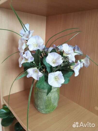 Цветок искуственный в горшочке